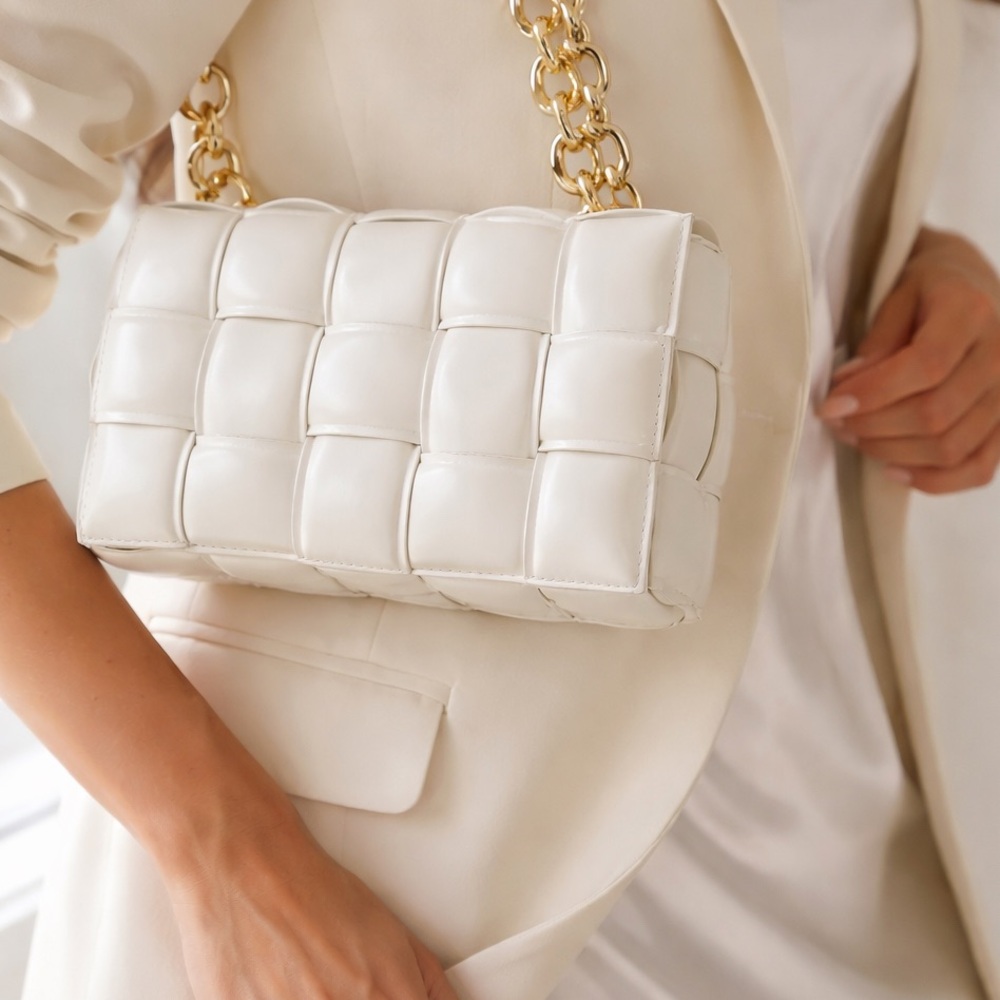 Elegant White Chain Strap Bag